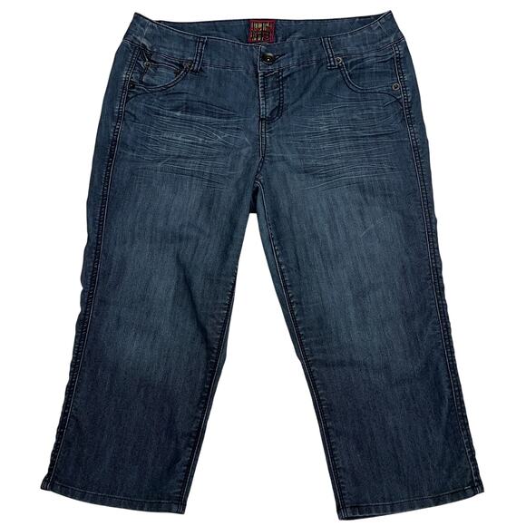 Torrid Denim Mid Rise Capri Jeans Medium Wash Whiskering Size 14 - Picture 1 of 10